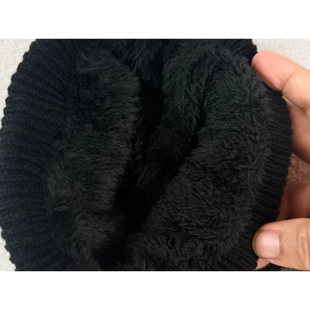 The North Face Black Ribbed Knit Beanie Hat Embroidered Logo and Furry Lining OS